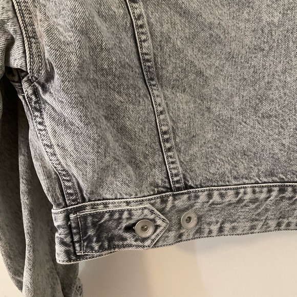 RAG & BONE
Cropped Denim Trucker Jacket - Picture 14 of 14